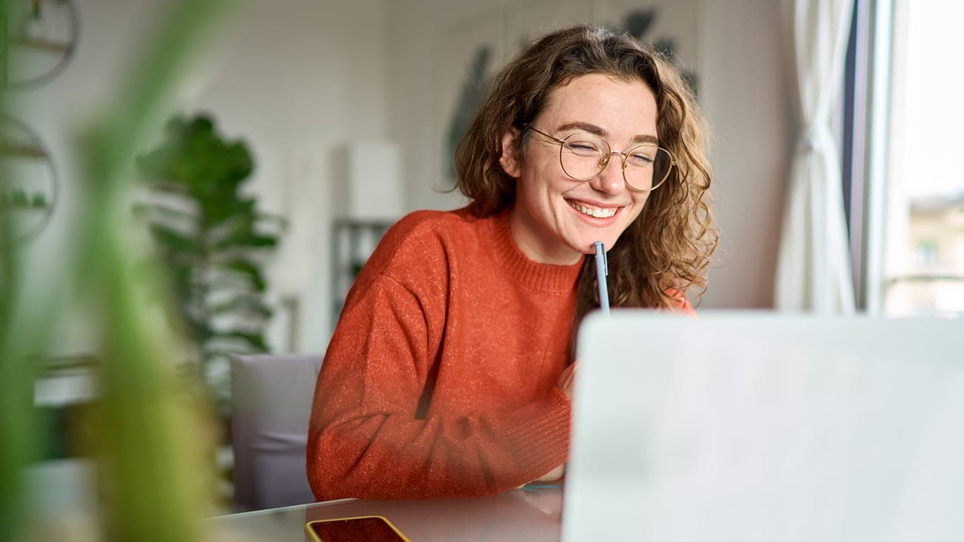 Land Your Dream Remote Job: Top 10 Entry-Level Careers & Employers for 2026
