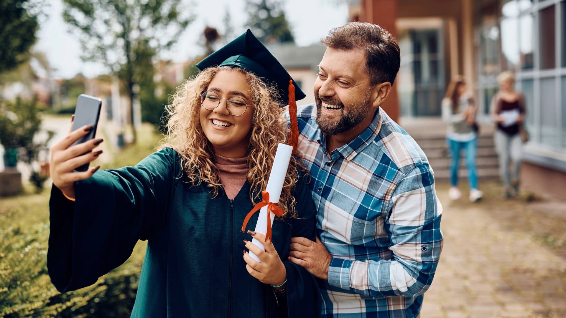 How Parents Can Help the Class of 2026 Land Jobs in a Tough Market