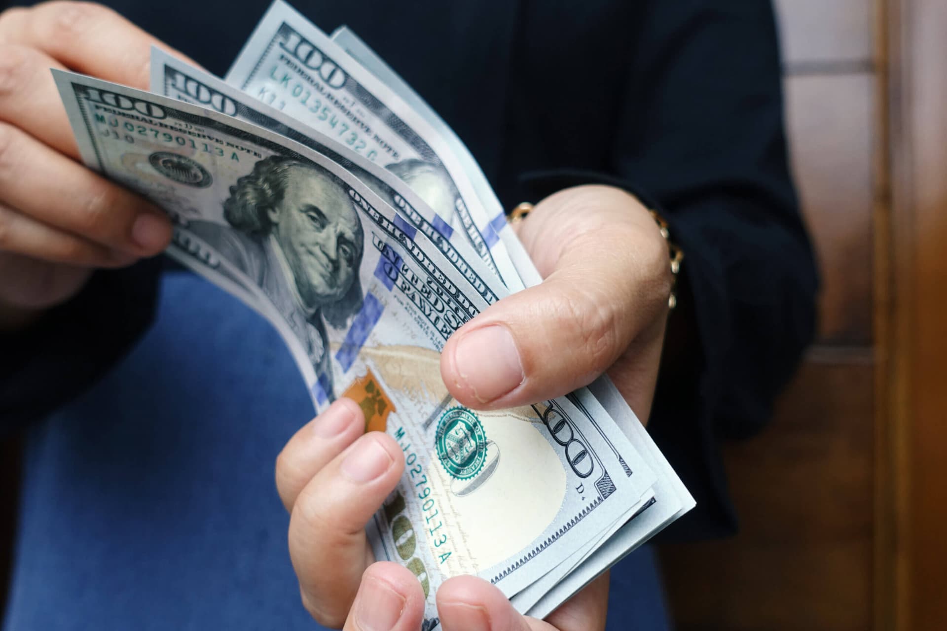 9 High-Paying Entry-Level Jobs That Require Zero Experience (Perfect for Students & Recent Grads)