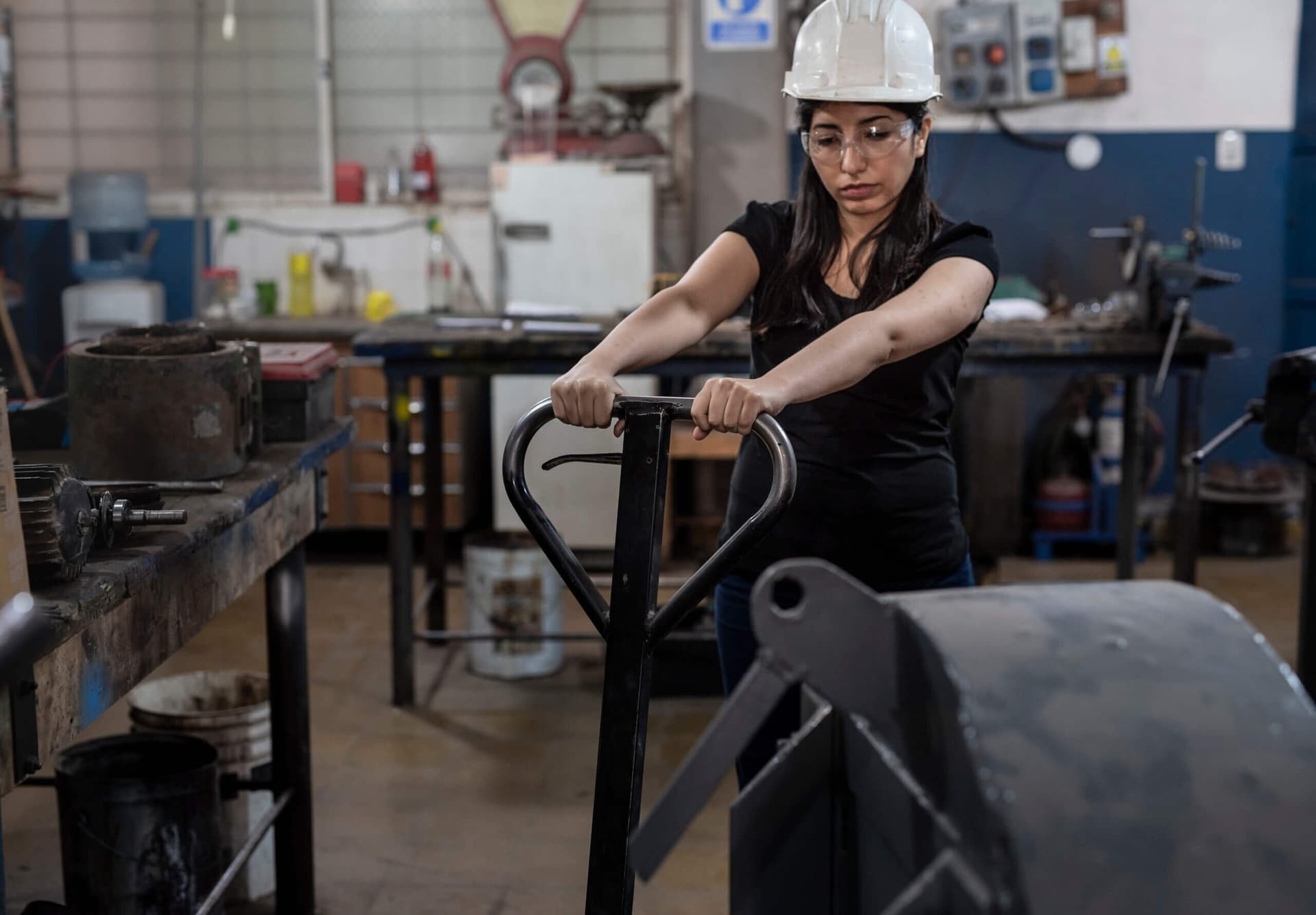 Unlocking Success: 25 Essential Tips for Hiring Students and Recent Grads in Manufacturing