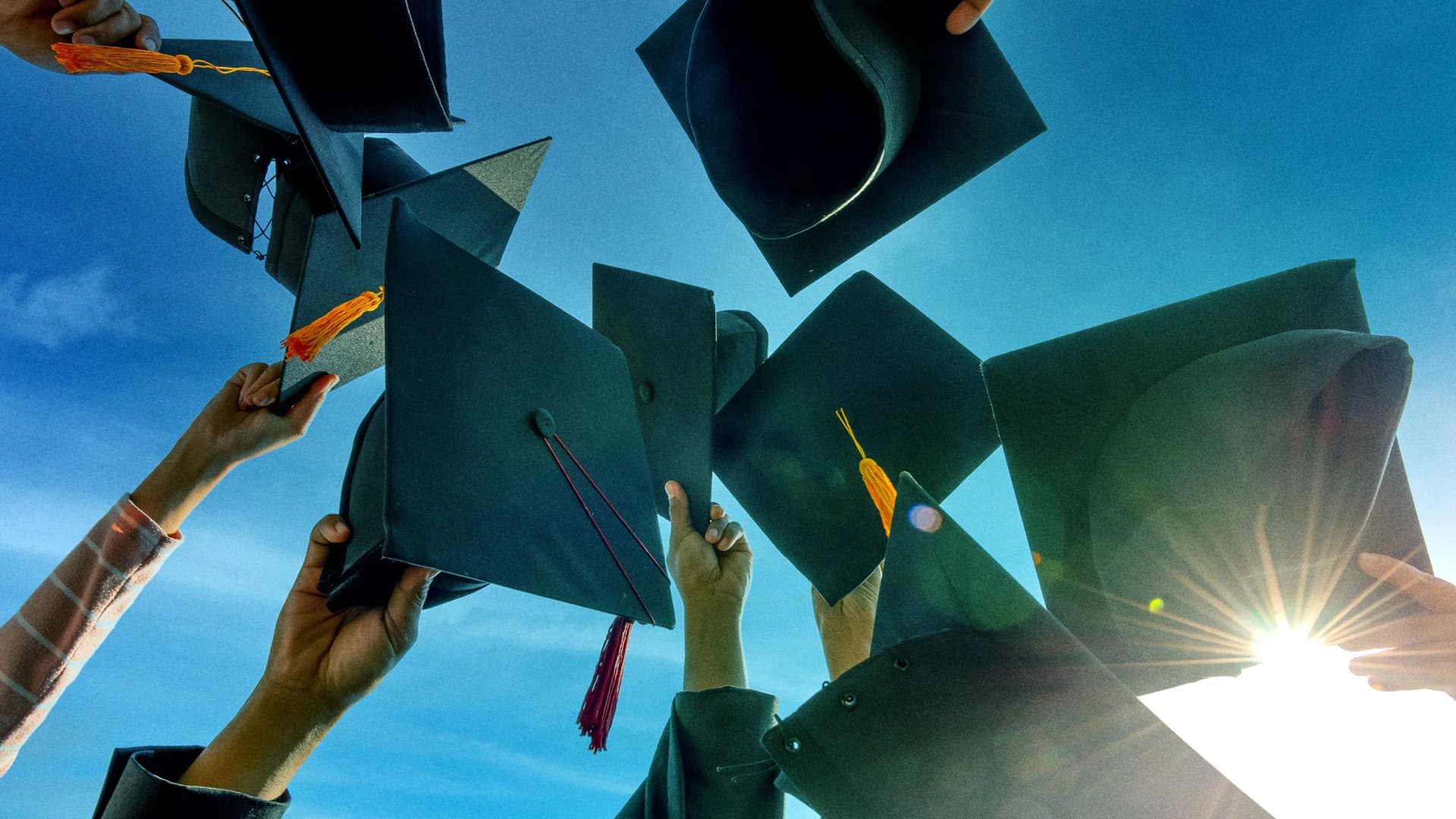 The 2025 Hiring Shift: Why Employers Are Choosing Interns Over Full-Time Grads
