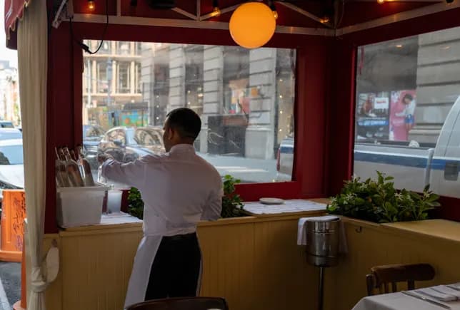 Recent Grads Are Settling for Jobs They Plan to Leave: The New Reality of Entry-Level Careers