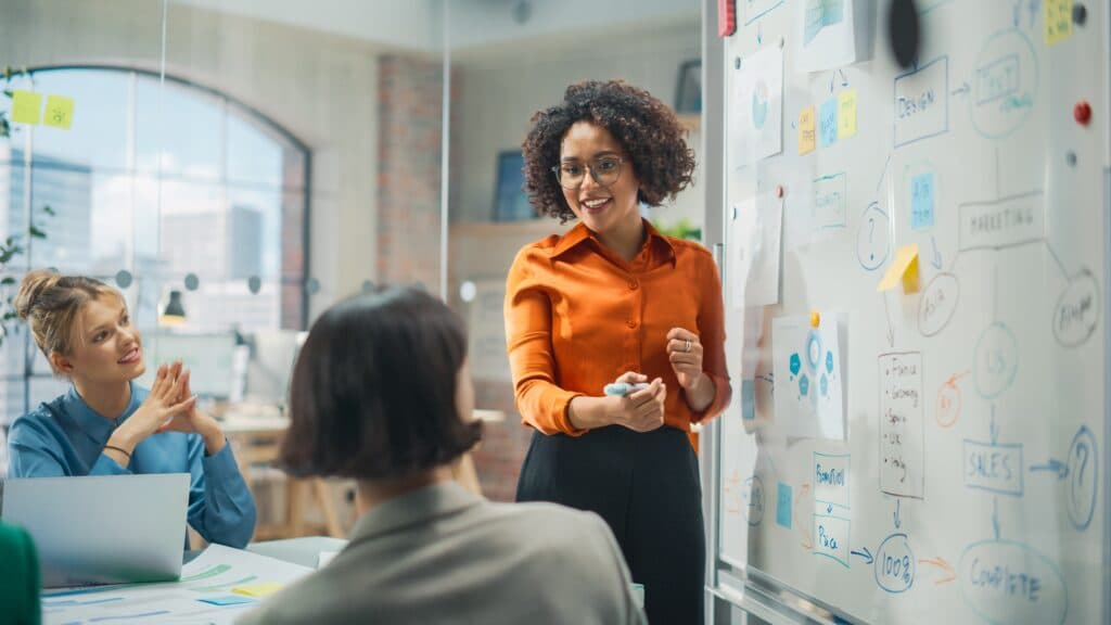 IT Management: The High-Growth, High-Pay Career Path Defying the Entry-Level Job Slump